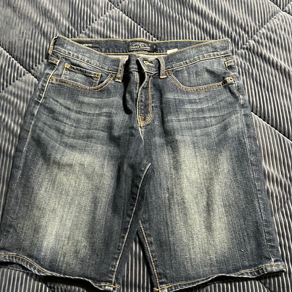Shorts like nee